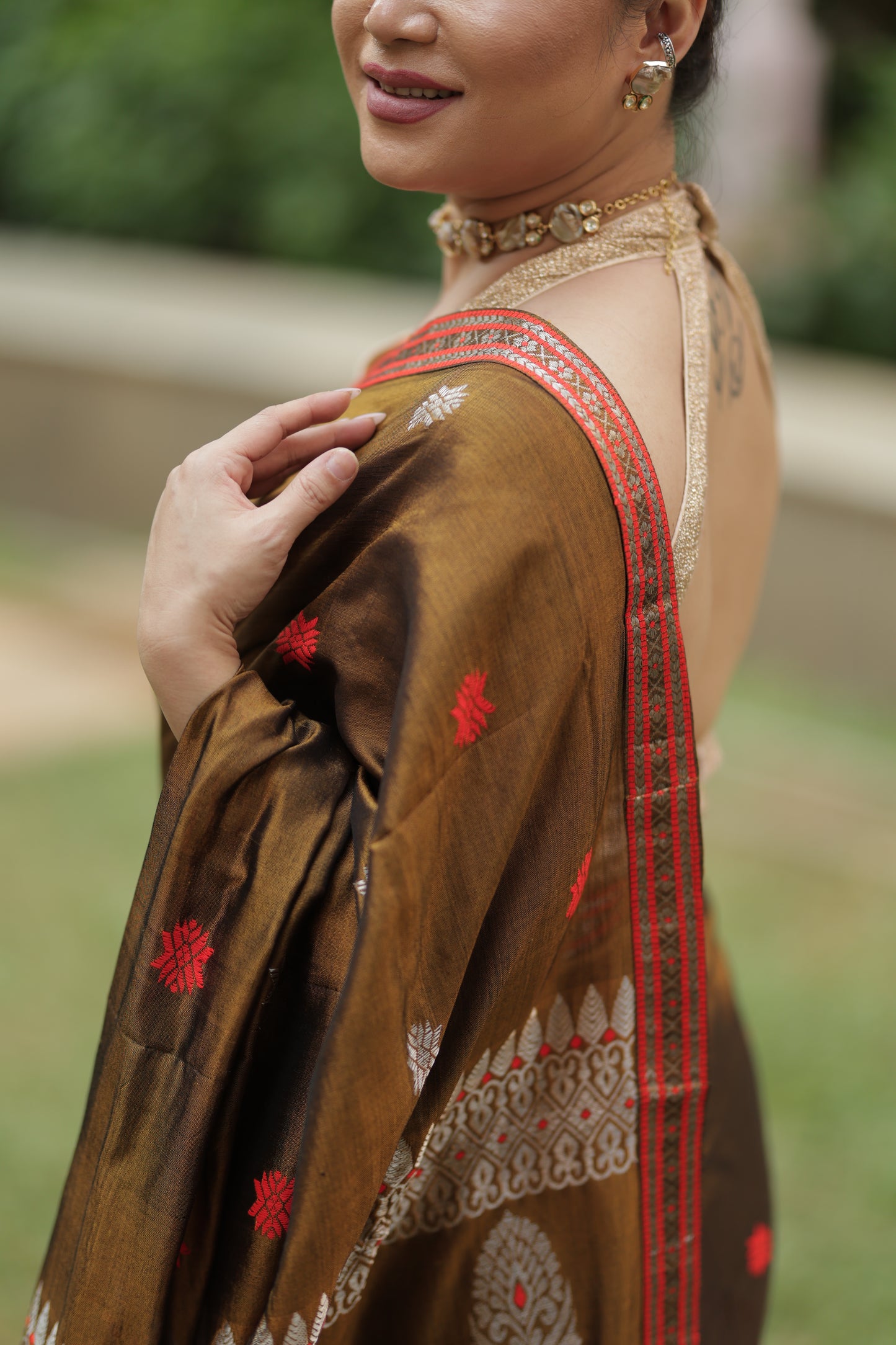 Earthy Chic: Contemporary Modal-Mulberry Silk Saree with Artistic Weave