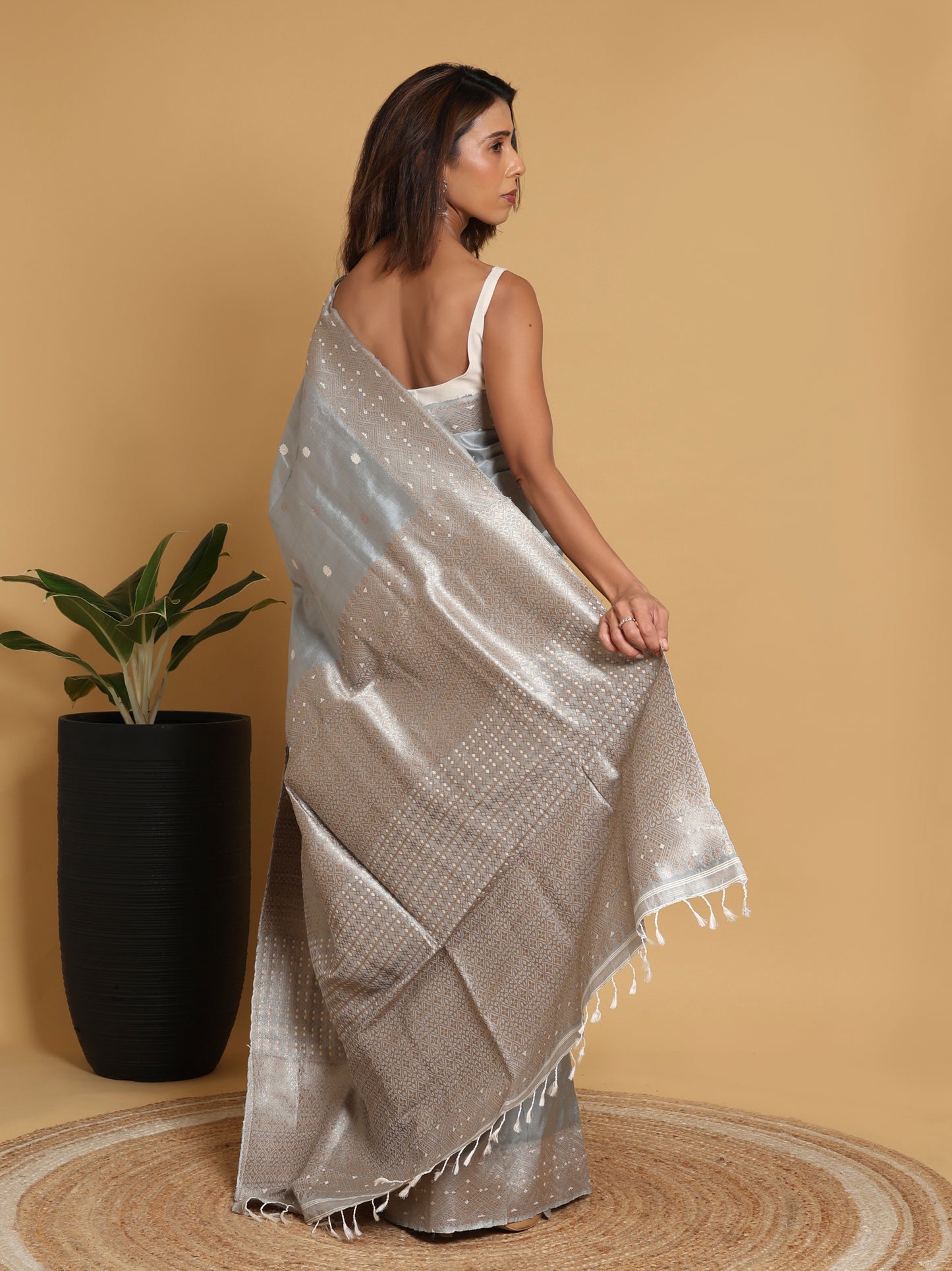 Handwoven Pure Mulberry Silk in Silver Gray
