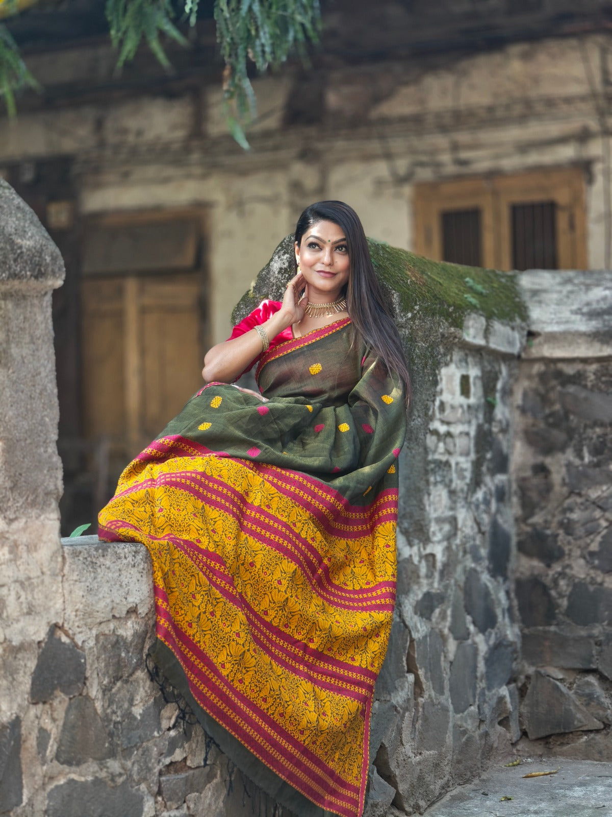 Kaaya Green | Handwoven Cotton–Raw Silk Blend Saree