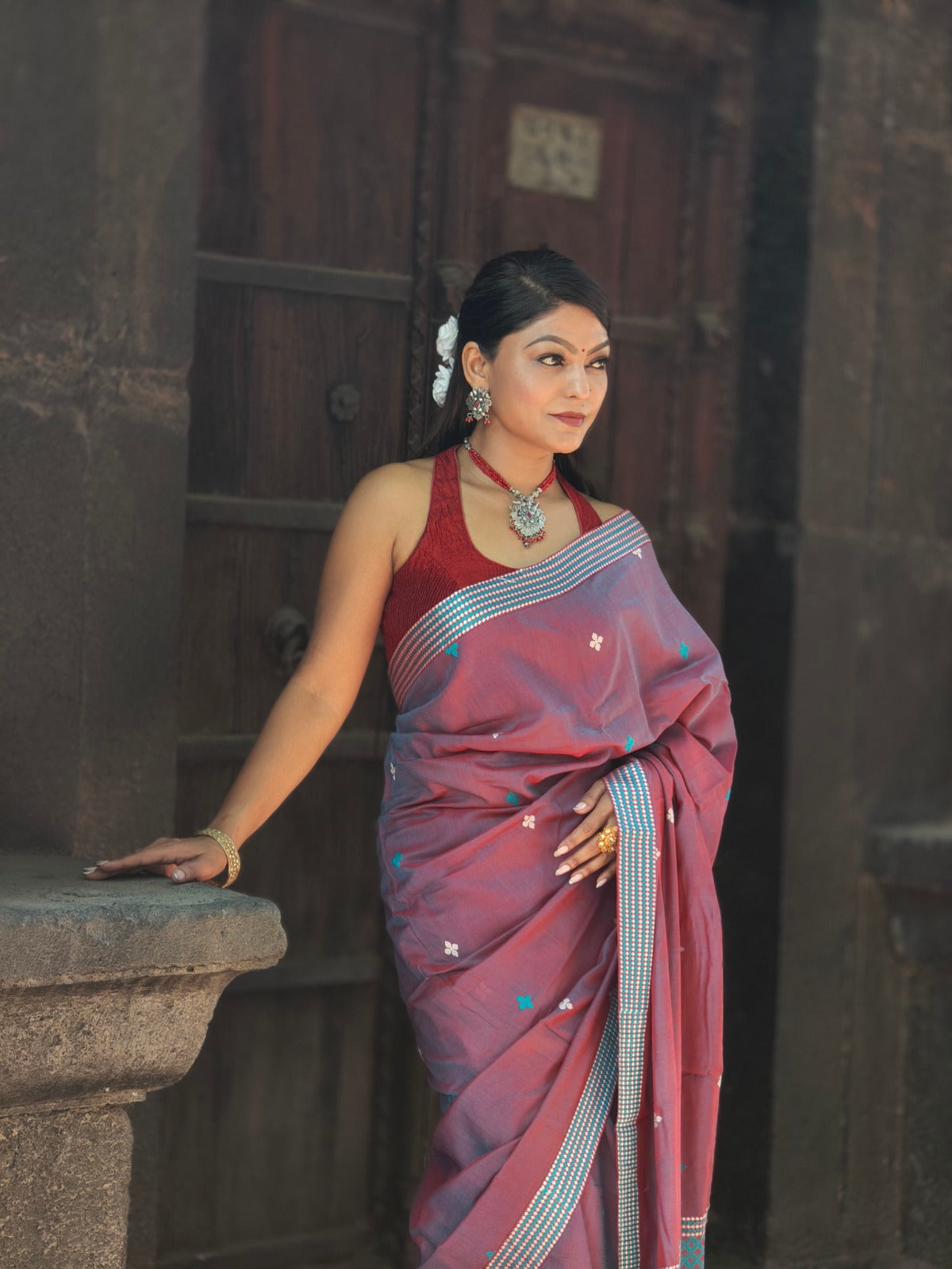 Kaaya Crimson Red – Dual Tone | Handwoven Cotton–Raw Silk Blend Saree