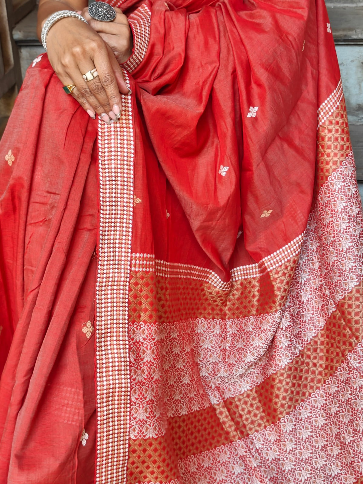 Kaaya Red | Handwoven Cotton Raw Silk Blend Saree